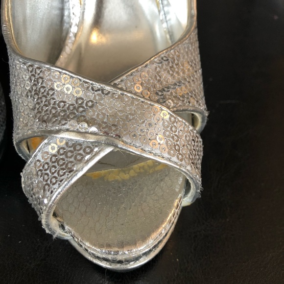 3 for 15 ๐ Call it spring sequin heels - Picture 5 of 7